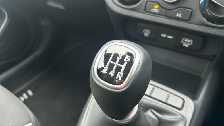 Hyundai i10 1.0 Advance 5dr Petrol Hatchback